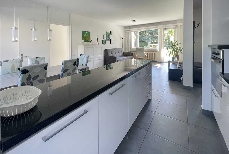 HELLES 4.5-ZIMMER-WOHNUNG MIT TERRASSEN UND POOL IN PONTE CAPRIASCA