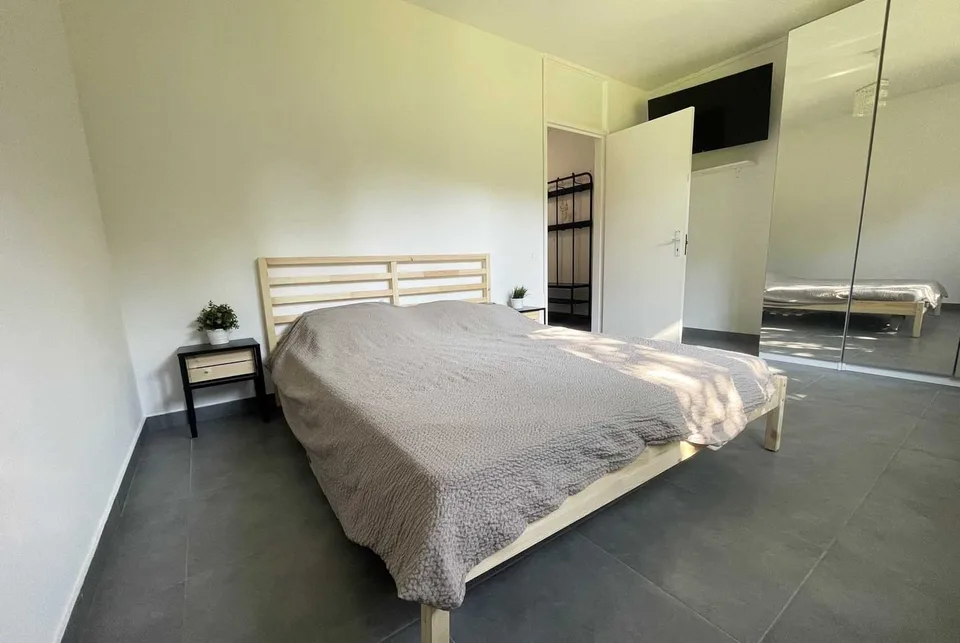 HELLES 4.5-ZIMMER-WOHNUNG MIT TERRASSEN UND POOL IN PONTE CAPRIASCA