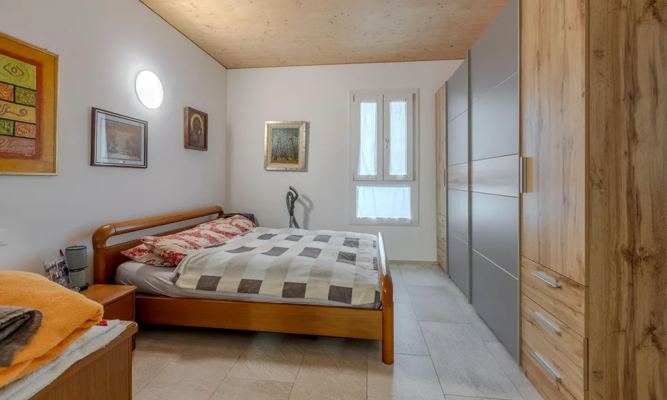 GRANDE IMMEUBLE DE 12 LOGEMENTS À LIGORNETTO