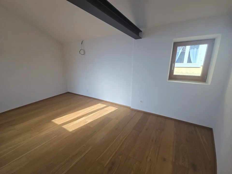 Belle maison rénovée 4.5 pièces avec vue sur le lac à Cademario