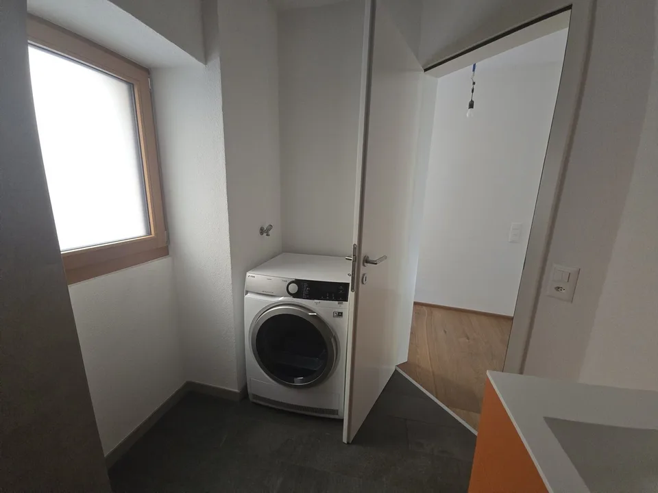 Belle maison rénovée 4.5 pièces avec vue sur le lac à Cademario