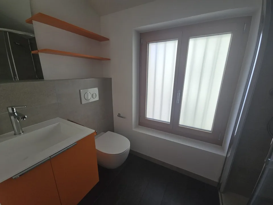 Belle maison rénovée 4.5 pièces avec vue sur le lac à Cademario