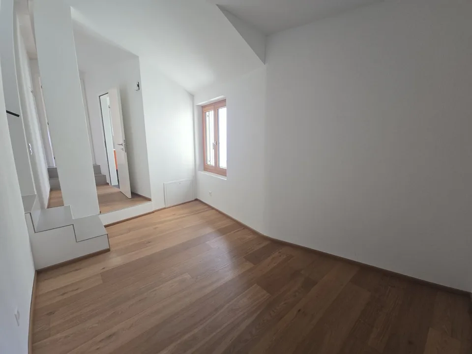 Belle maison rénovée 4.5 pièces avec vue sur le lac à Cademario