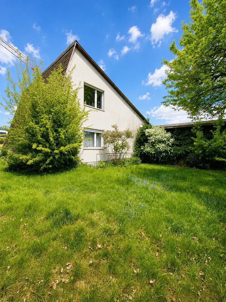 Freistehendes 5.5-Zimmer-Einfamilienhaus mit idyllischem Garten