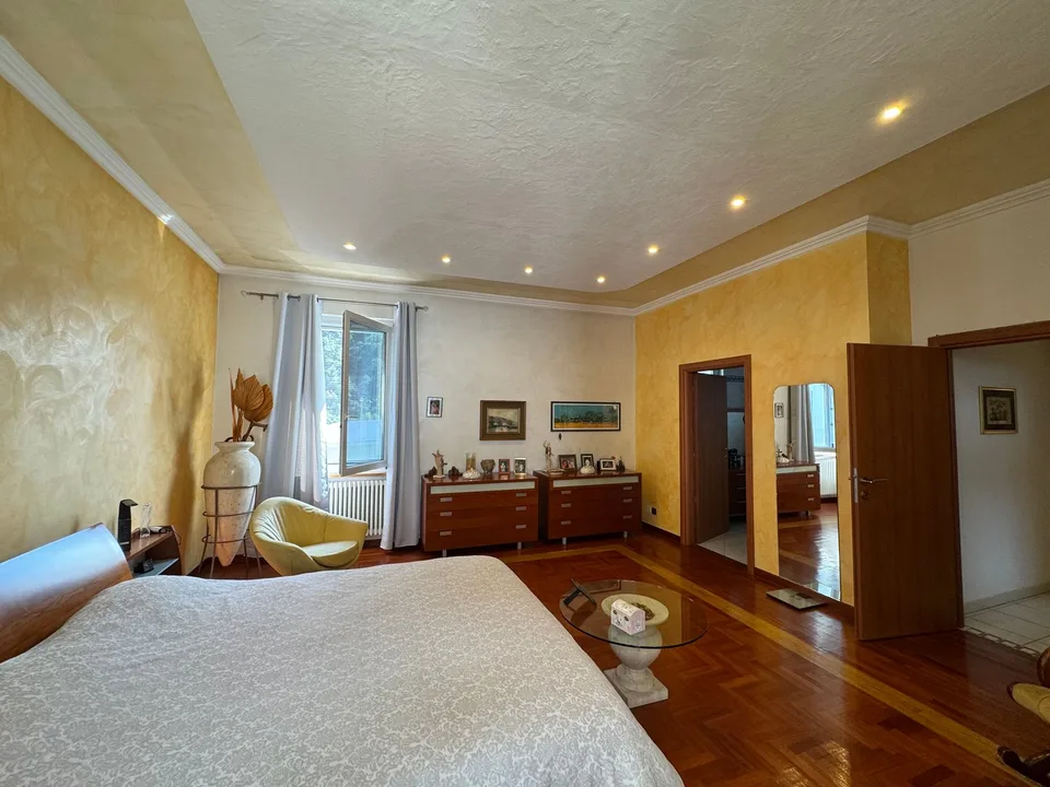 Commercial artisanal property for rent with accommodation in Bedano