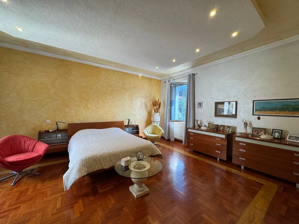 Commercial artisanal property for rent with accommodation in Bedano