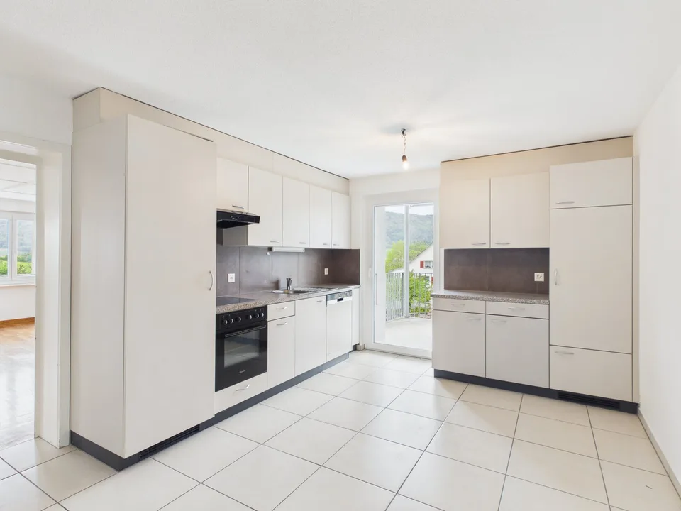 Spacieux appartement de 3.5 pièces avec balcon à Boécourt
