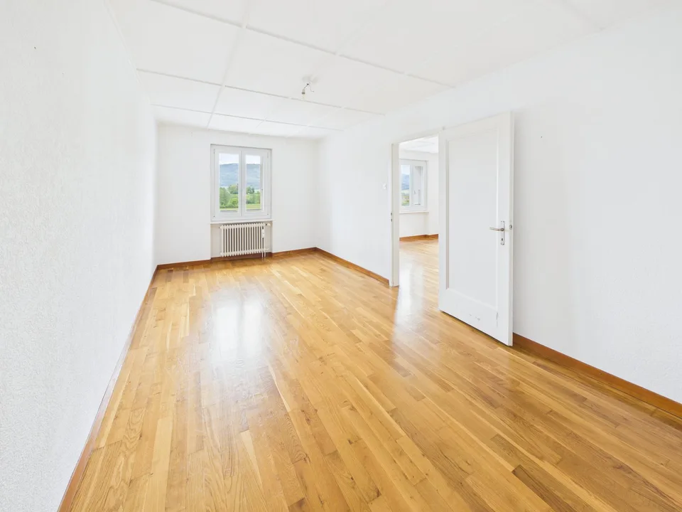 Geräumige 3.5-Zimmer-Wohnung mit Balkon in Boécourt