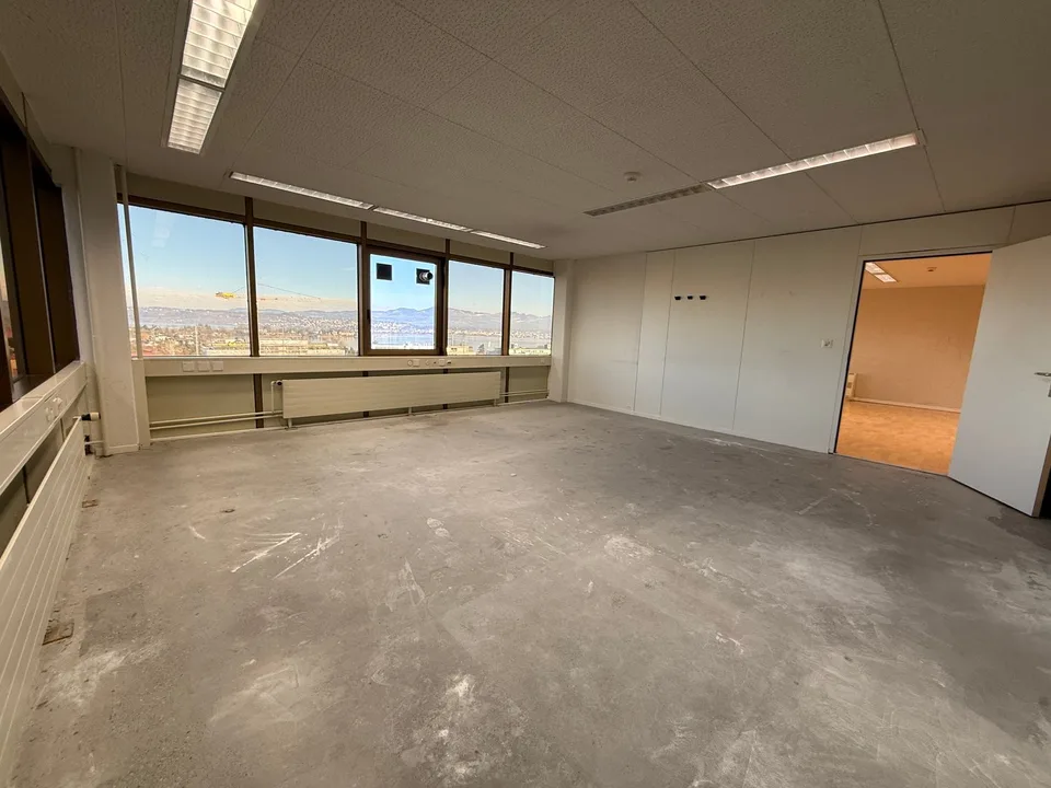 Espaces de bureau exclusifs avec une belle vue à Freienbach
