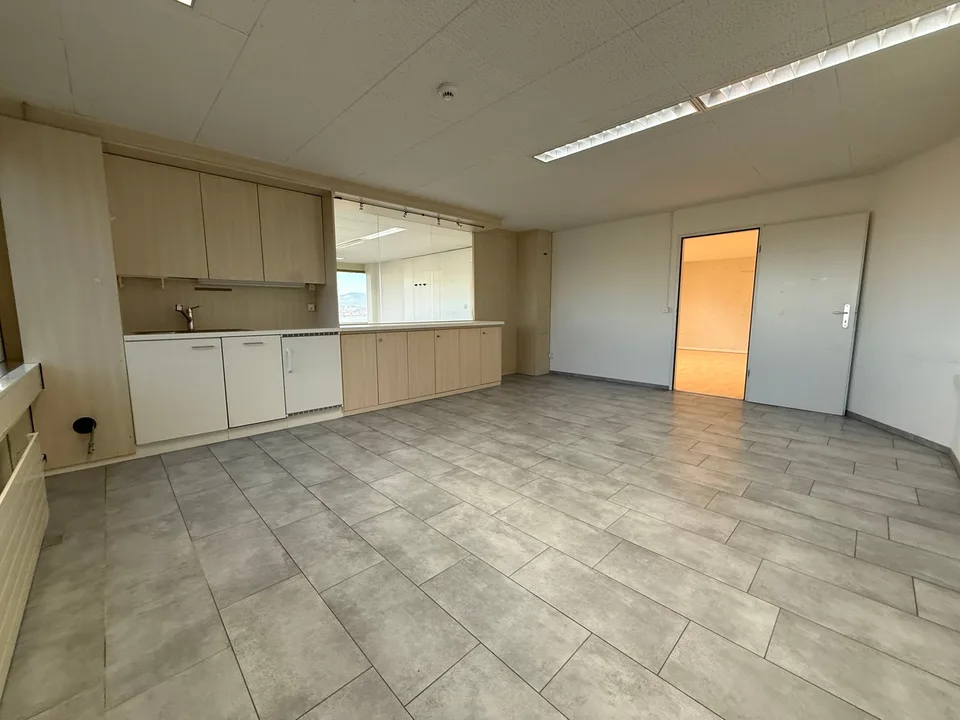 Espaces de bureau exclusifs avec une belle vue à Freienbach