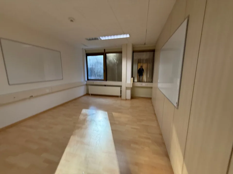 Espaces de bureau exclusifs avec une belle vue à Freienbach