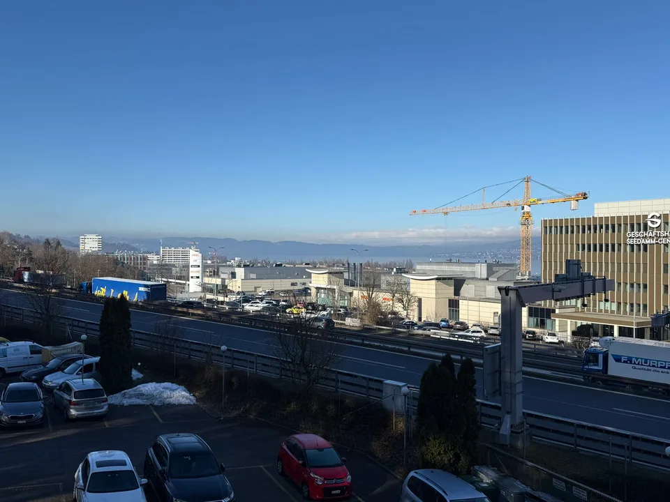Espaces de bureau exclusifs avec une belle vue à Freienbach