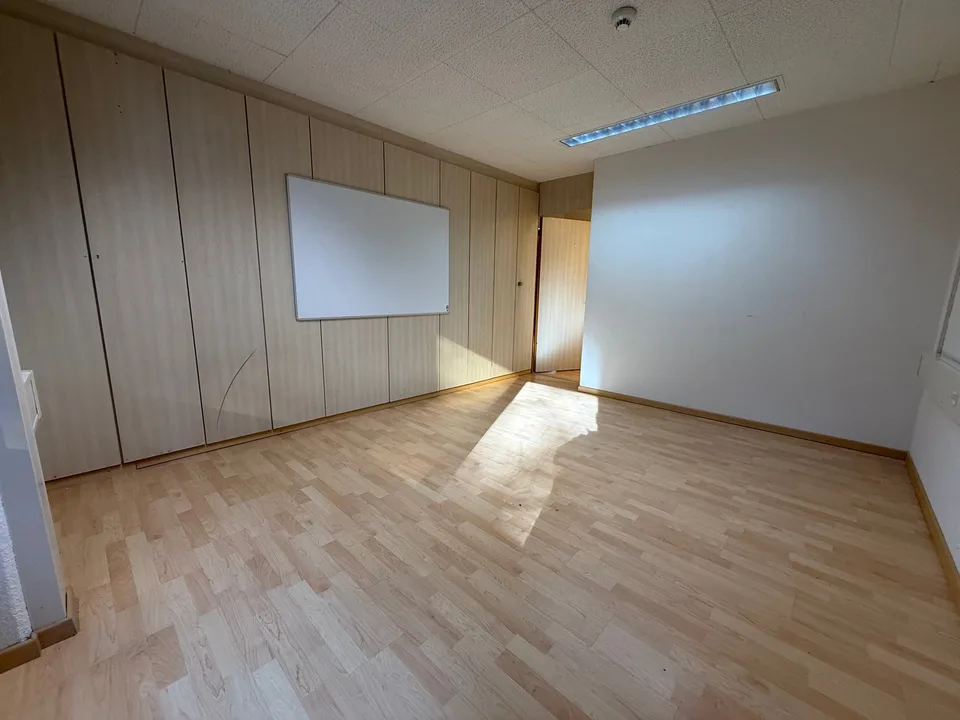 Espaces de bureau exclusifs avec une belle vue à Freienbach