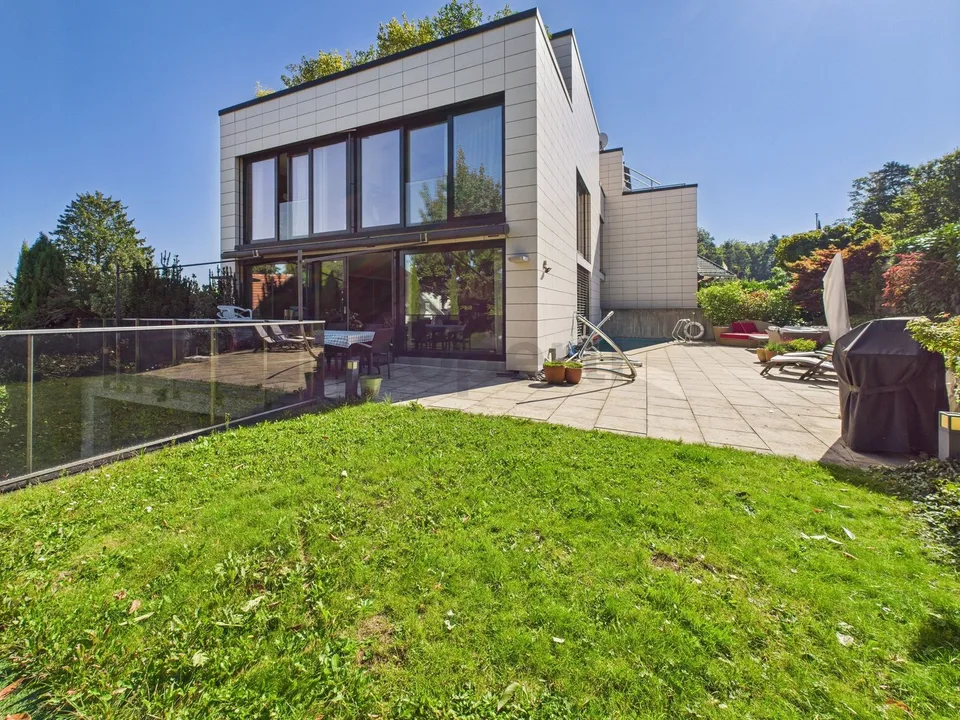 Beautiful house in Rüschlikon in perfect location