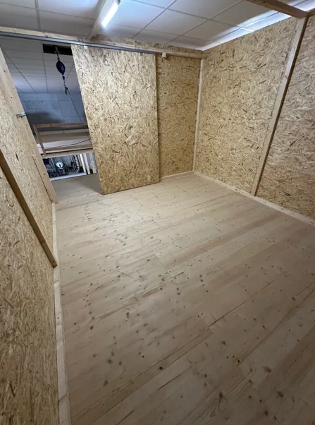Storage units, storage spaces, furniture storage and pallet storage