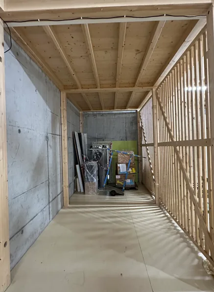 Storage units, storage spaces, furniture storage and pallet storage