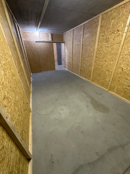 Storage units, storage spaces, furniture storage and pallet storage
