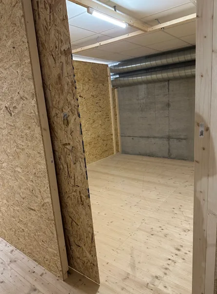 Storage units, storage spaces, furniture storage and pallet storage