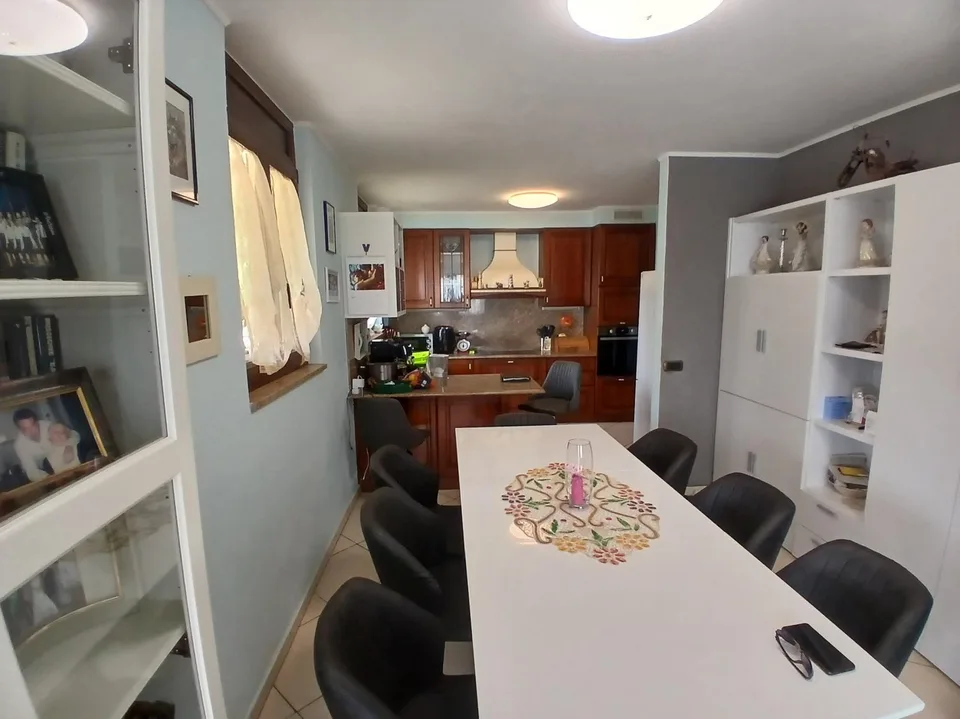 Appartement spacieux 3.5 pièces avec salle de loisirs et jardin privé à Caslano