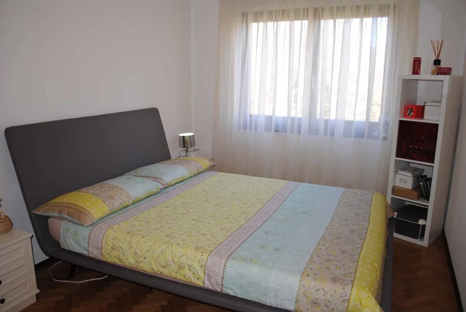 ATTICO DUPLEX MANSARDATO 5.5 LOCALI CON PISCINA A COMANO