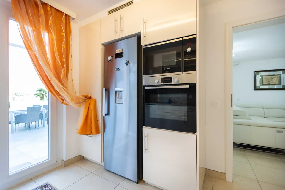 Grande villa 7,5 pièces comme neuve avec vue sur le lac à Canobbio