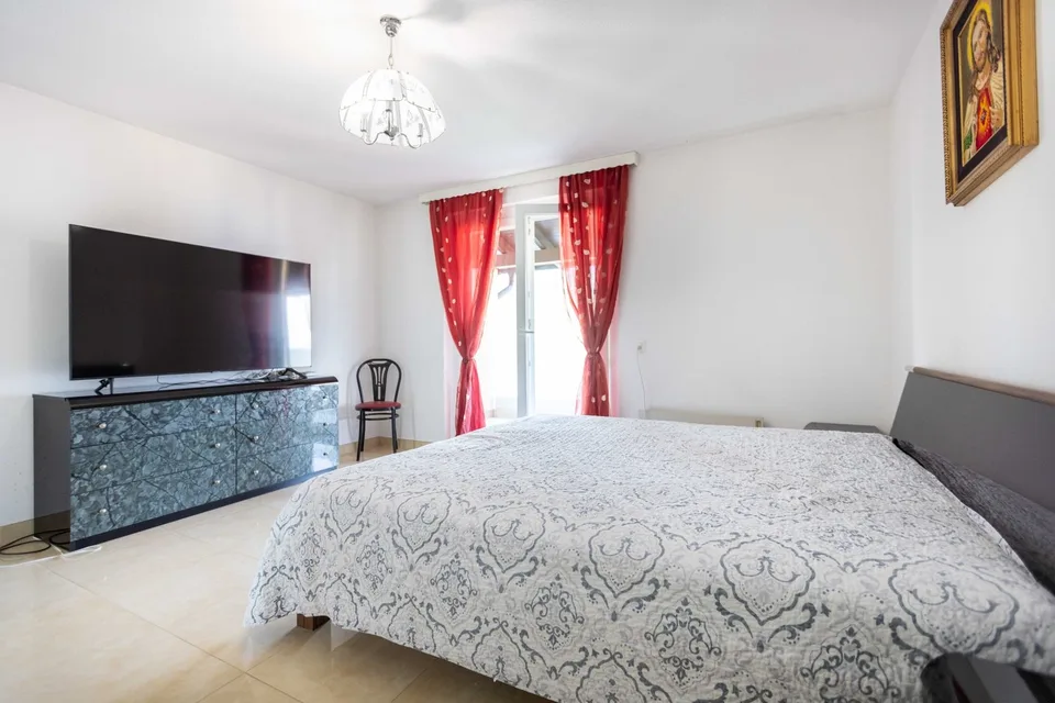 Grande villa 7,5 pièces comme neuve avec vue sur le lac à Canobbio