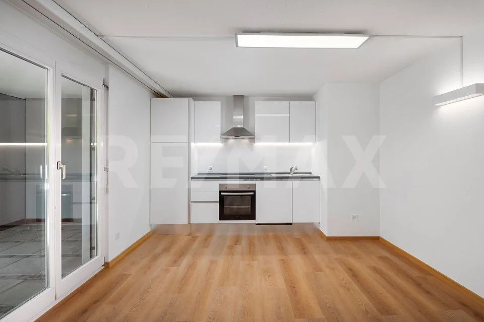 Modernes Wohnen eingebettet in die Natur / Frisch renovierte 4.5 Zimmerwohnung im EG / Im Baurecht