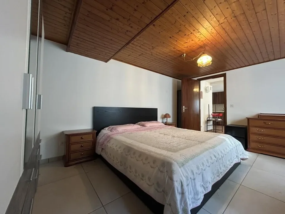 Maison spacieuse de 6 pièces avec grand jardin à Cresciano