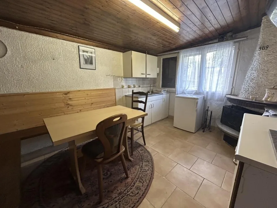 Maison spacieuse de 6 pièces avec grand jardin à Cresciano
