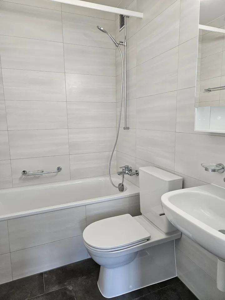 Appartement rénové de 4 pièces au 7ème étage n47