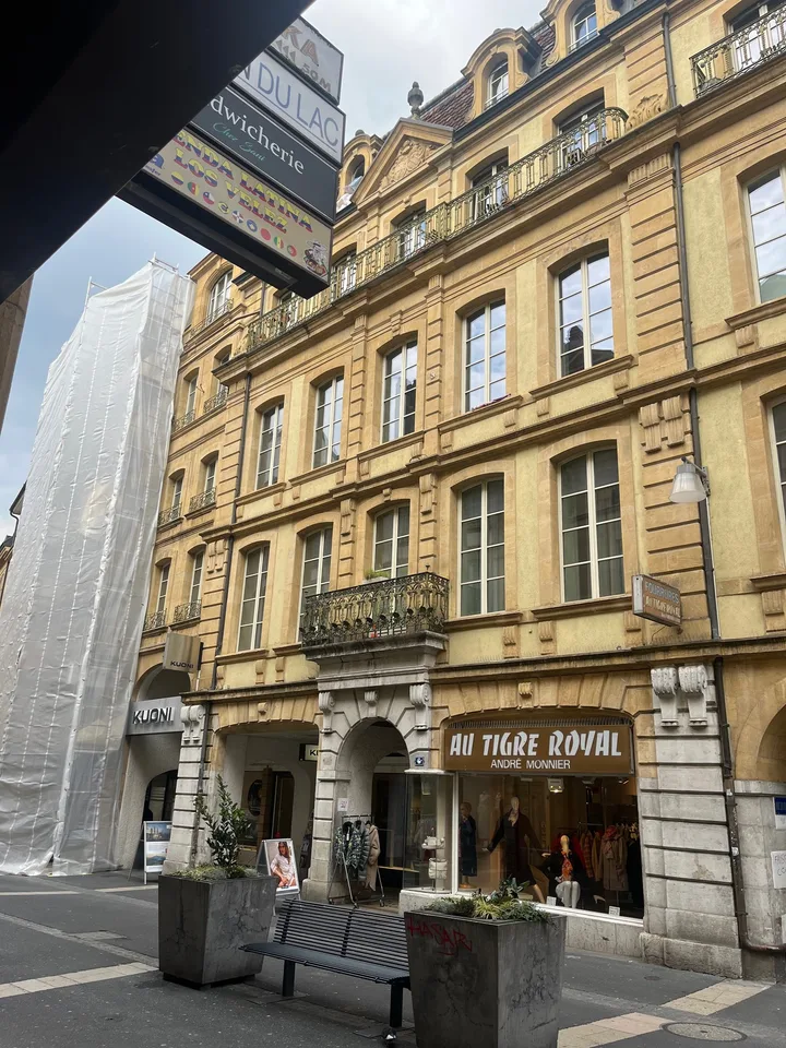 Verkaufsfläche zur Miete in der Innenstadt von Neuchâtel