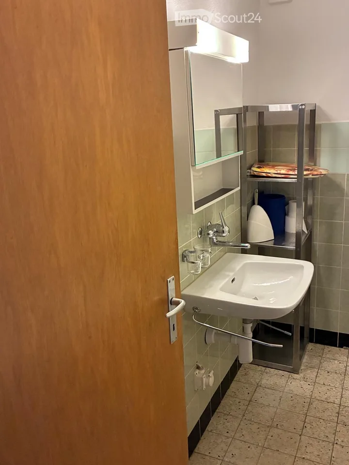 Charmant appartement 2.5 pièces avec grand balcon dans un cadre verdoyant