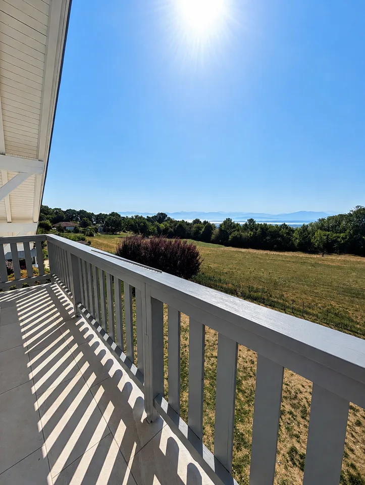 Superba villa ristrutturata con vista panoramica, piscina e ampio giardino