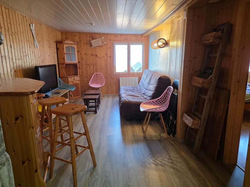 Location appartement 3 pces et demi dans maison villageoise aux Cerisiers
