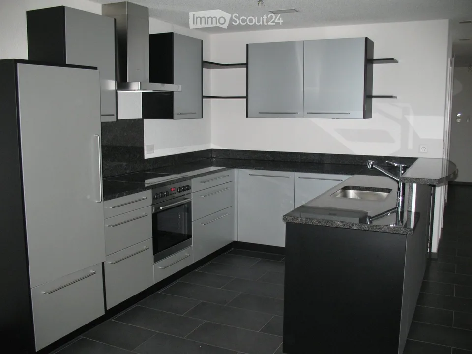 Newly renovated 5½-room attic apartment with gallery and balcony