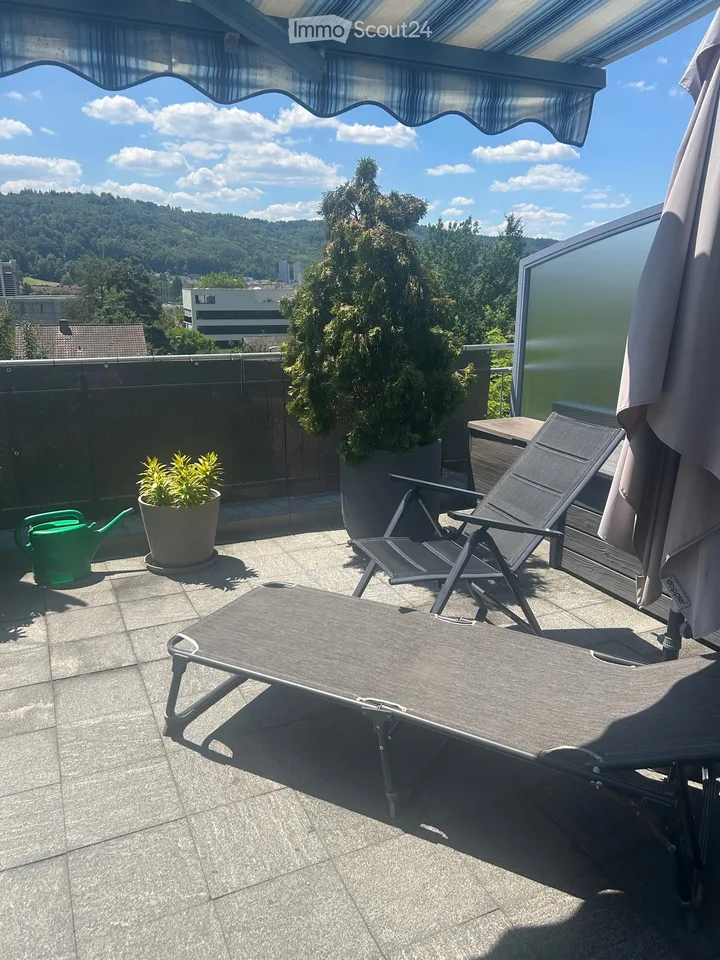 Charmante 5.5-Zimmer-Dachwohnung in Nussbaumen AG – Sofort verfügbar!
