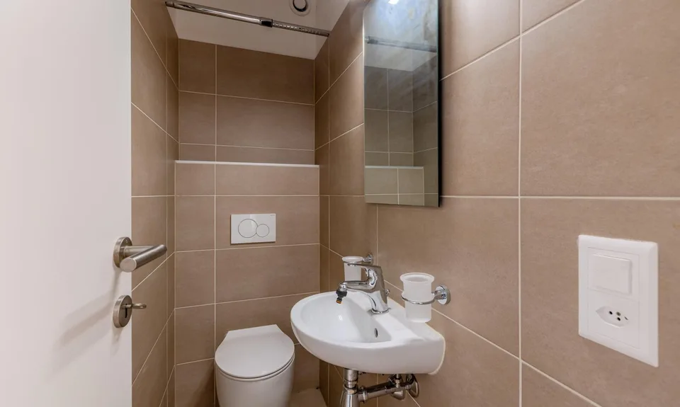 BRIGHT 3.5-ROOM APARTMENT WITH TERRACE IN CENTRAL LOCATION IN LUGANO