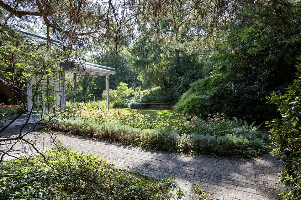 Grosszügiges Einfamilienhaus mit viel Raum, viel Natur, viel Privatsph