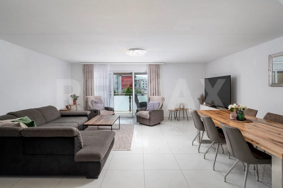 4.5-Zimmer-Wohnung mit sonnigem Balkon und hochwertiger Ausstattung in Buttikon SZ zu kaufen!