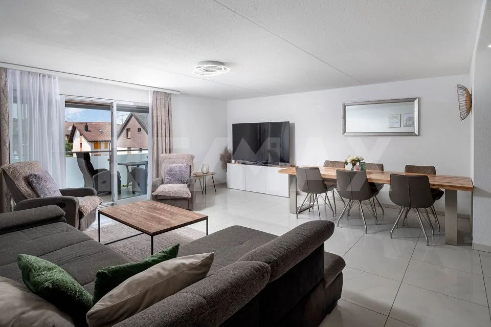 4.5-Zimmer-Wohnung mit sonnigem Balkon und hochwertiger Ausstattung in Buttikon SZ zu kaufen!