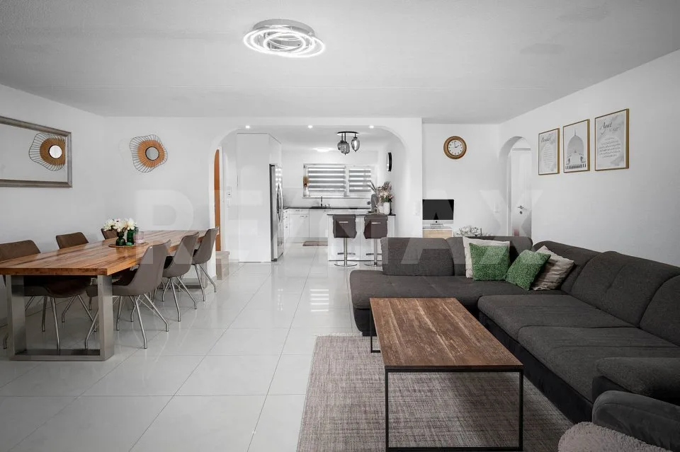 4.5-Zimmer-Wohnung mit sonnigem Balkon und hochwertiger Ausstattung in Buttikon SZ zu kaufen!
