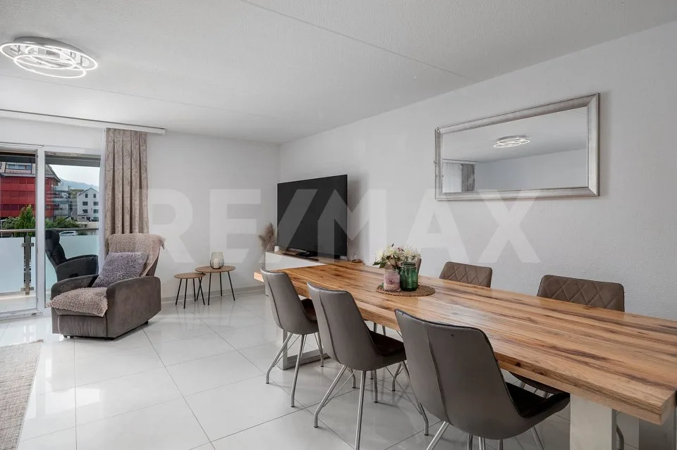 4.5-Zimmer-Wohnung mit sonnigem Balkon und hochwertiger Ausstattung in Buttikon SZ zu kaufen!