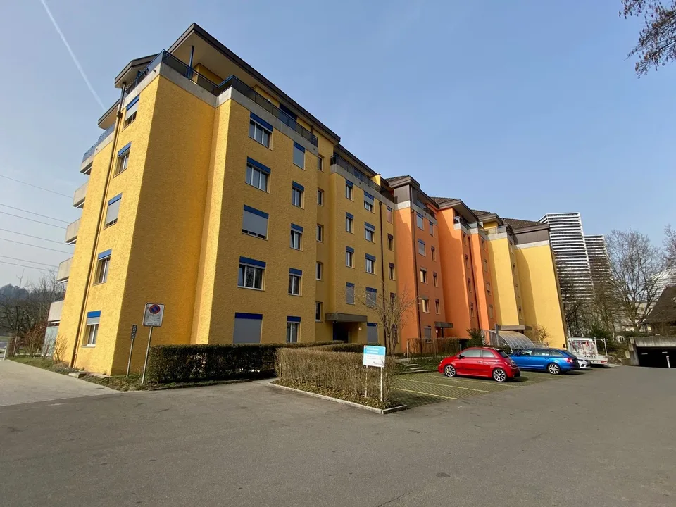 Stilvolle 2.5-Zimmer-Wohnung mit Balkon in Dübendorf Nr. 5541
