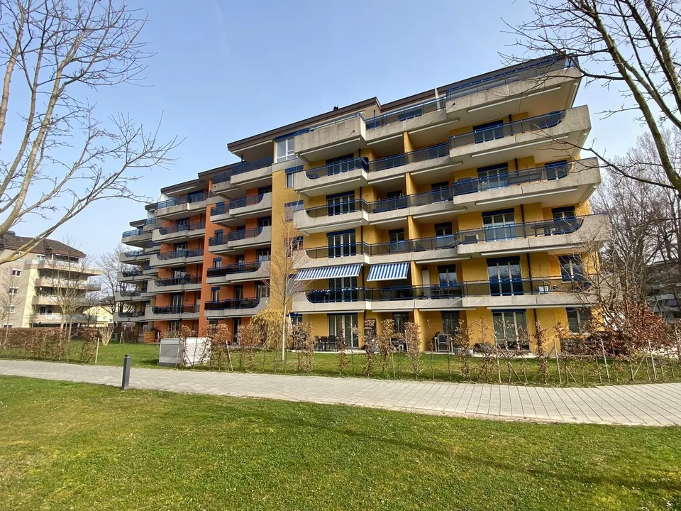 Stilvolle 2.5-Zimmer-Wohnung mit Balkon in Dübendorf Nr. 5541