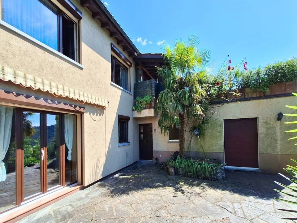 Charming Villa with Pool and Open View