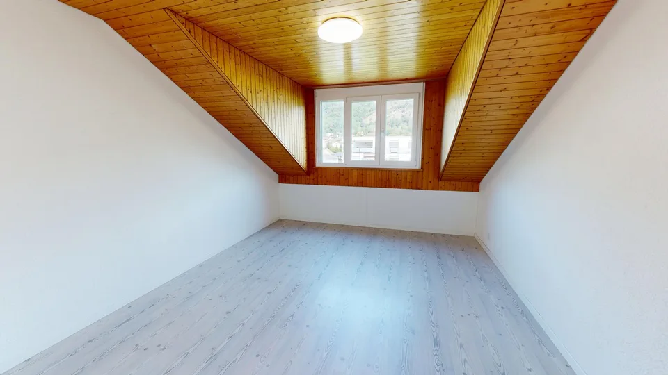Grosszügige 4.5-Zimmer-Dachwohnung mit Charme in Pieterlen