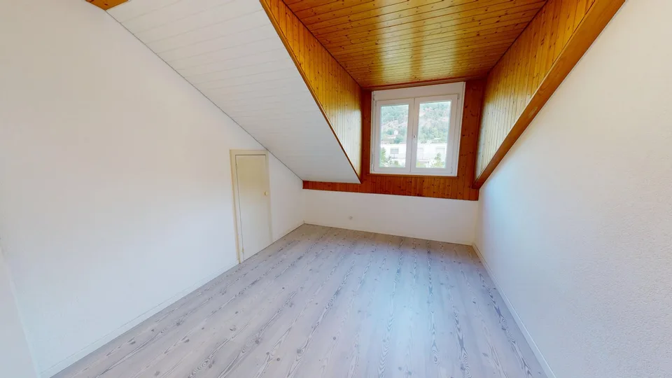 Grosszügige 4.5-Zimmer-Dachwohnung mit Charme in Pieterlen