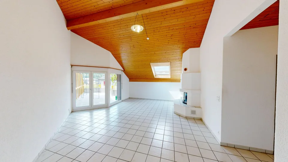 Grosszügige 4.5-Zimmer-Dachwohnung mit Charme in Pieterlen