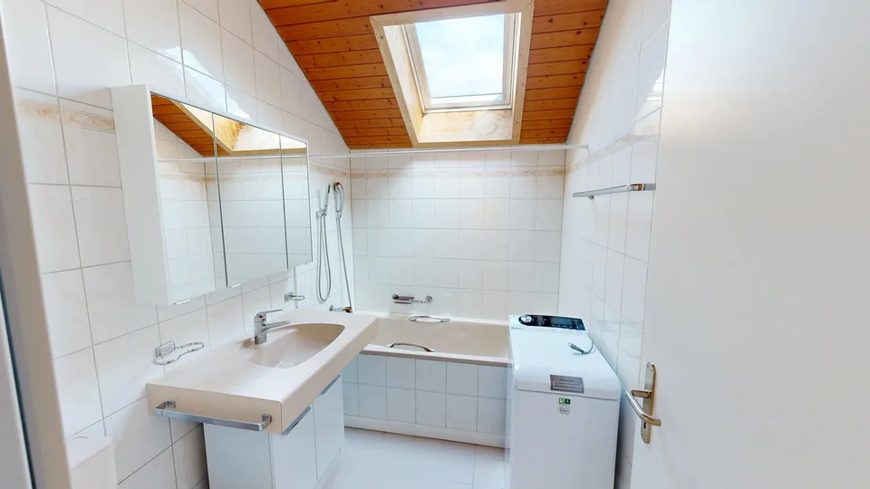 Grosszügige 4.5-Zimmer-Dachwohnung mit Charme in Pieterlen