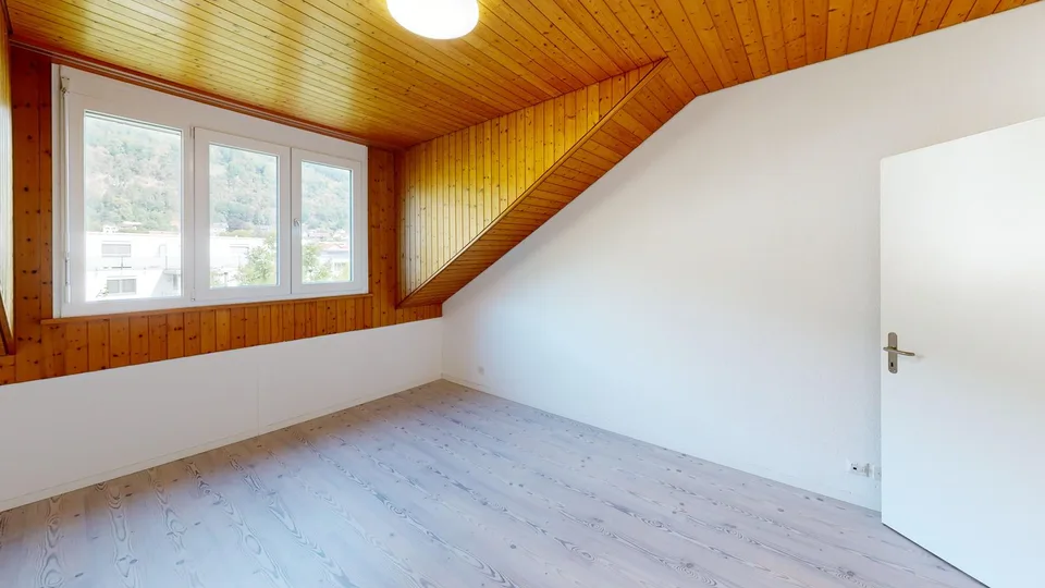 Grosszügige 4.5-Zimmer-Dachwohnung mit Charme in Pieterlen